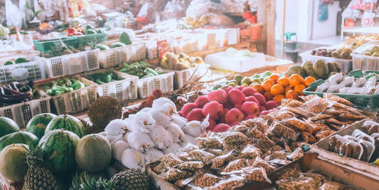Orientalischer Marktstand mit Gemüse